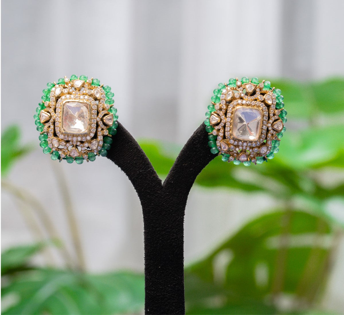 Regal Choker Necklace with Stud Earrings
